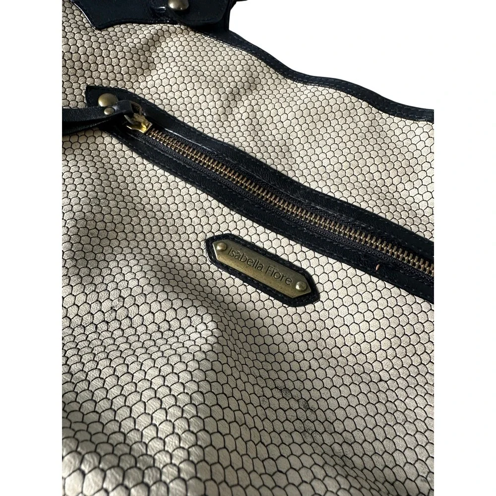Vintage Y2K Isabella Fiore Black Leather Cream Honeycomb Shoulder Bag KC